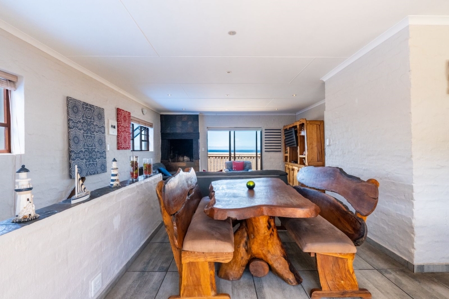 To Let 4 Bedroom Property for Rent in Dana Bay Western Cape